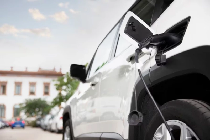 Po Polsce jeździ prawie 50 tys. samochodów elektrycznych